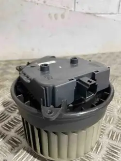 Relais ventilateur chauffage OEM CZ0160701265 Audi A8 D2