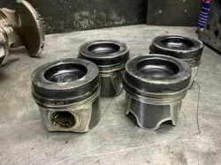 Kolben OEM 130050060000 für VW Transporter T6 2.0 TDI