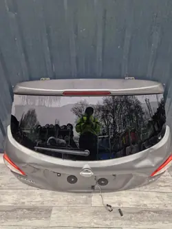 Vidro da porta traseira OEM Szyba klapy tylnej Qashqai J10