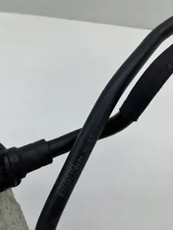 BMW 5 G30 G31 Öljäähdyttimen putket OEM 8570062
