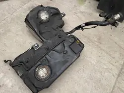 Bränsletank med Pump & Fyllningsrör OEM 4G0201021BG