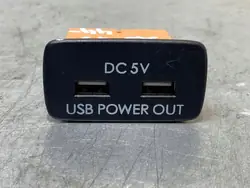 Subaru USB-aansluiting OEM FBZ17603 - Gebruikt Onderdeel