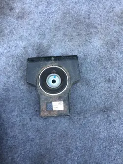Amortiguador de vibraciones puente BMW 6877100-02 - Usado