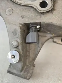 Moyeu de roue avant gauche OEM 32298139