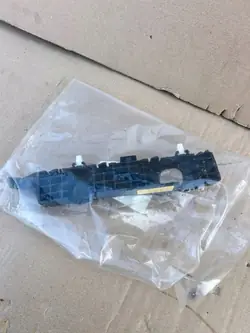 Glissière de pare-chocs avant gauche Kia Ceed III OEM 86513J7000