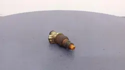 Injecteur VW GOLF II 1.3B 030906031A