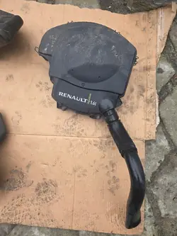 Dacia Sandero I 1.6 8v Ilmansuodattimen Kotelo + Imuletku OEM