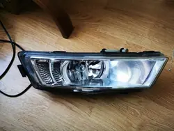 Skoda Rapid Halogène LED + Cadre Droit 12-17