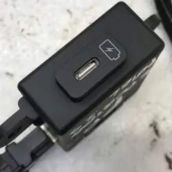 Kia Sportage V USB-C-portti OEM 96125-P1610 Etu Oikea