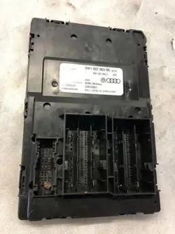 Audi Mukavuusmoduuli OEM 8W1907063DC - Käytetty