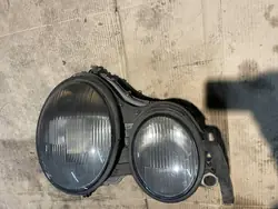 Lampe Avant Droite Mercedes E-Class W210 Europe