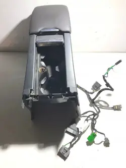 Keskikonsoli käsinoja USB AUX Volvo OEM 1534546