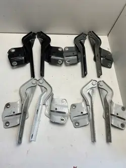 Bisagra de Capó VW Jetta 2015-2018 Derecha/Izquierda 5C6 823 302