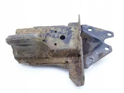 ISUZU NKR NPR 93-03 Jousitusvivun kiinnitys