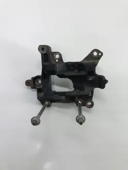 Soporte compresor aire acondicionado Toyota RAV4 OEM UVY1767