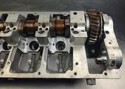 Arbre à cames R070103373A pour VW T5 2.5 TDI