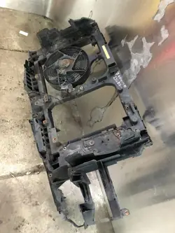Infiniti FX etuhihna OEM 99053 - 4.5L Bensiini