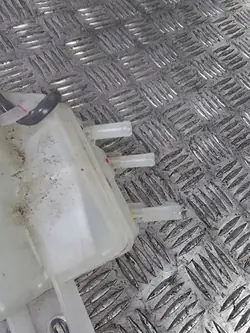 Réservoir de liquide de frein ESP11965 pour Lexus NX 2021