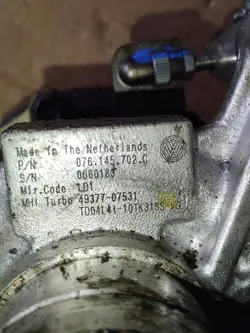 Volkswagen OE 076145702C Turboahtaja