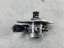 Pompe à carburant haute pression OEM 7562473 BMW 1 E81