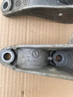 Support Stabilisateur BMW OEM 6884012 Côté Droit
