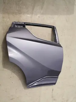 Bakre högra dörr Toyota CH-R 2016- OEM 67003F4010