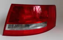 AUDI A6 Sedán Luz Trasera Derecha 4F5 945 096 D