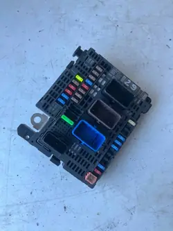 BSM-moduuli OEM 9807091780 Citroen C4 Picasso II:lle
