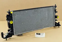 CHŁODNICA WODY PŁYNU OPEL ASTRA K LIFT 19r-