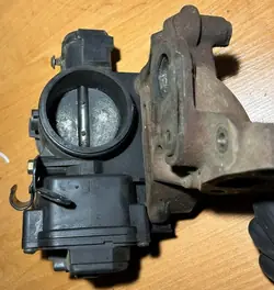 Corps de papillon Renault Laguna II 2.0 16V