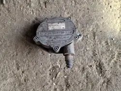 Bomba de vacío Mercedes-Benz OEM 6402300365 - Usada