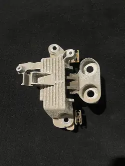 Vaihteiston tuki 13493927 Opel Astra K V 1.0T