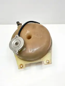 Réservoir de liquide de refroidissement Mercedes A1075000149