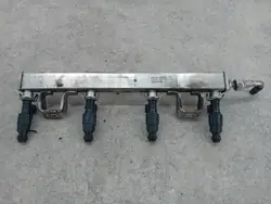 Carril de inyección OEM 4M5G-9D280-DB para Ford Focus MK2 2.0