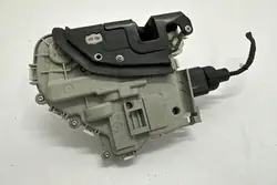 Vänster framdörrslås AUDI A3 CABRIO 8X2837016B