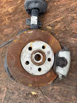 Höger främre stötdämpare knuckle VW Polo 2G