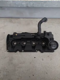 VW SEAT SKODA Venttiilikansi OEM 04L103475 Käytetty