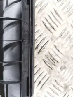 Grille d'aération Peugeot 508 OEM FBZ8490 - Occasion