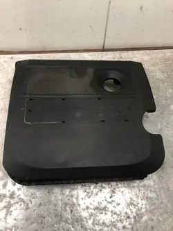 Moottorin suojus VW Golf IV