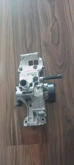 BMW X1 Waterpomp OEM 8631940 - Gebruikte staat