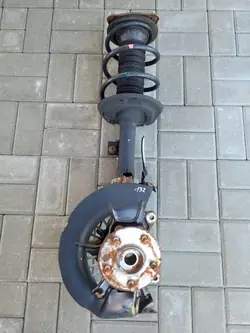 Amortisseur McPherson droit OEM LUOA1856934 Toyota RAV4