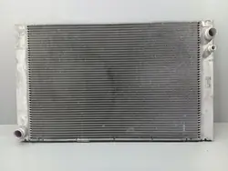 Radiador de agua Audi OE 4E0121251F - Usado
