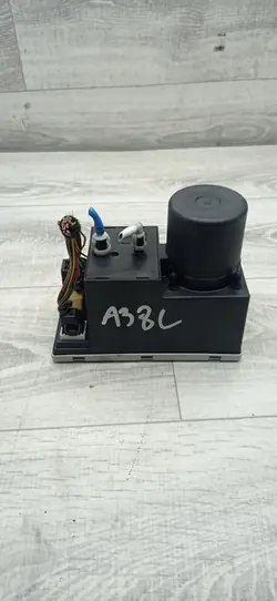 POMPE DE VERROUILLAGE CENTRAL AUDI A3 8L 8D0862257