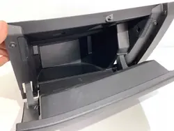 Matkustajan hansikaslokero OEM 68500-7841R Renault Arkana SUV