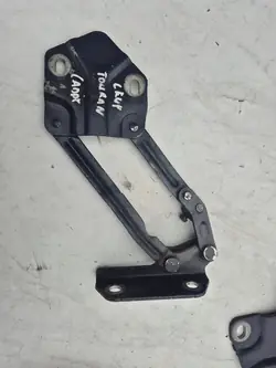 Bisagra de Capó Izquierda VW Touran II 2010-2015 OEM 1T0823301F