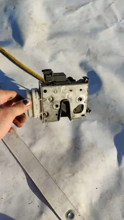 Höger Framdörrslås Audi A3 8L 96-00