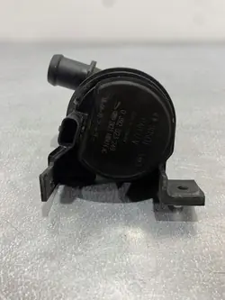 Jaguar F-Pace Vesipumppu OEM FBZ19049 - Käytetty