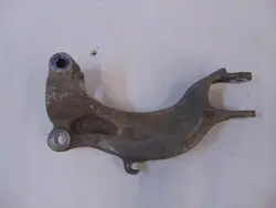 Audi Q7 Q8 etuvasen iskunvaimenninpidike OEM 4M0413037