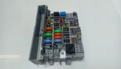 Caixa de fusíveis BMW 3 (E90) 2005 2.0L gasolina OEM 690662401