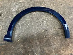 Oikea etulokasuoja Ford Puma II